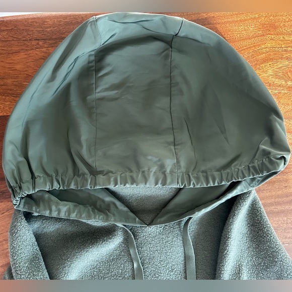 ALO Yoga Mixed Media Pullover Fleece size Small - Picture 8 of 8